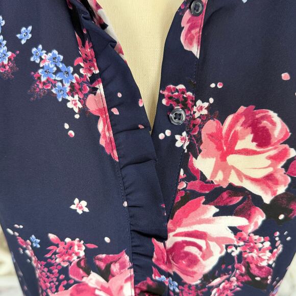 Elle sz. medium tunic length blue floral button up sleeveless top, office #3855 - Picture 6 of 9